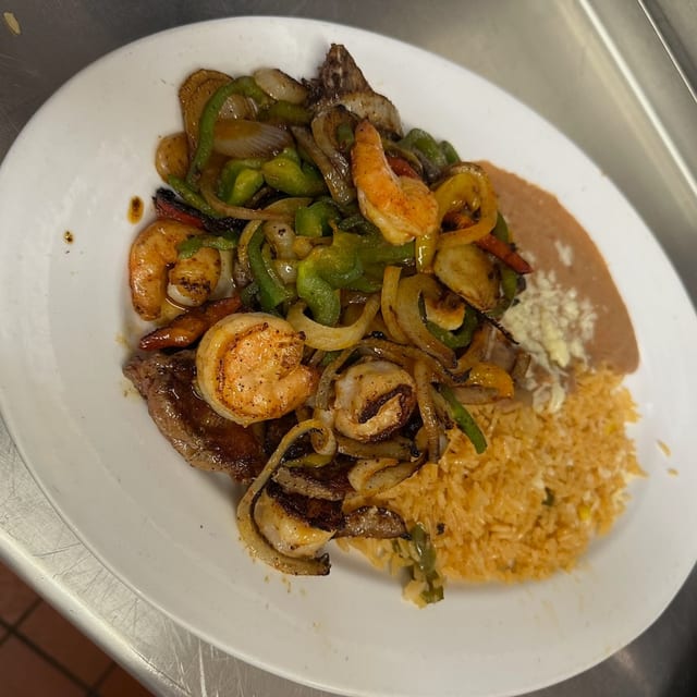 Plato Tapatio.