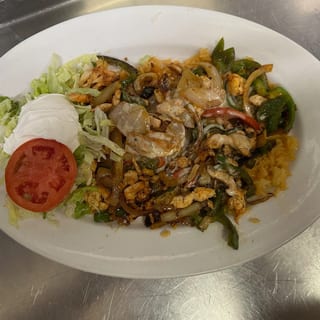 Arroz con Pollo